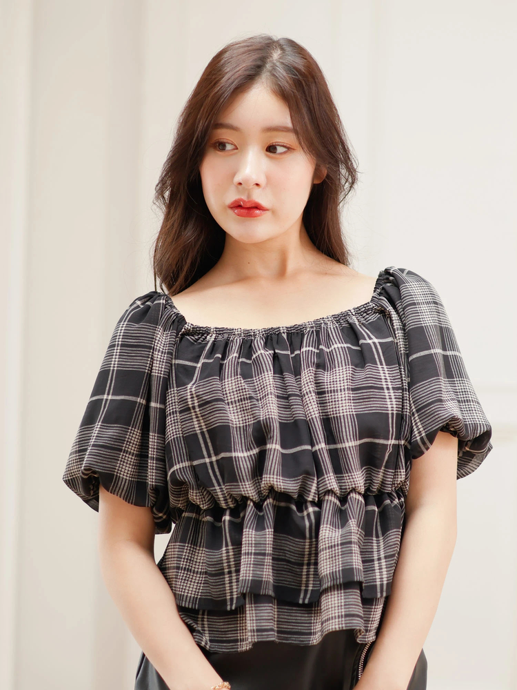 LIP SERVICE(リップサービス) |ボリュームオフショルトップス