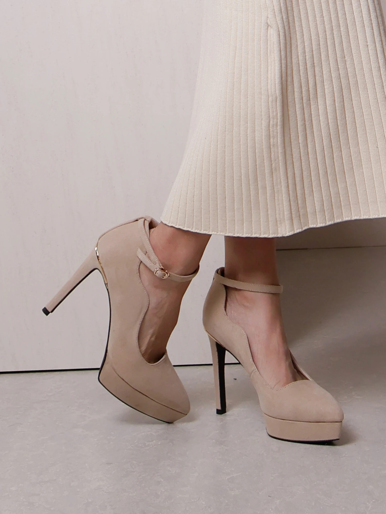 LIP SERVICE（リップサービス）｜ スエードウェーブパンプス アイテム