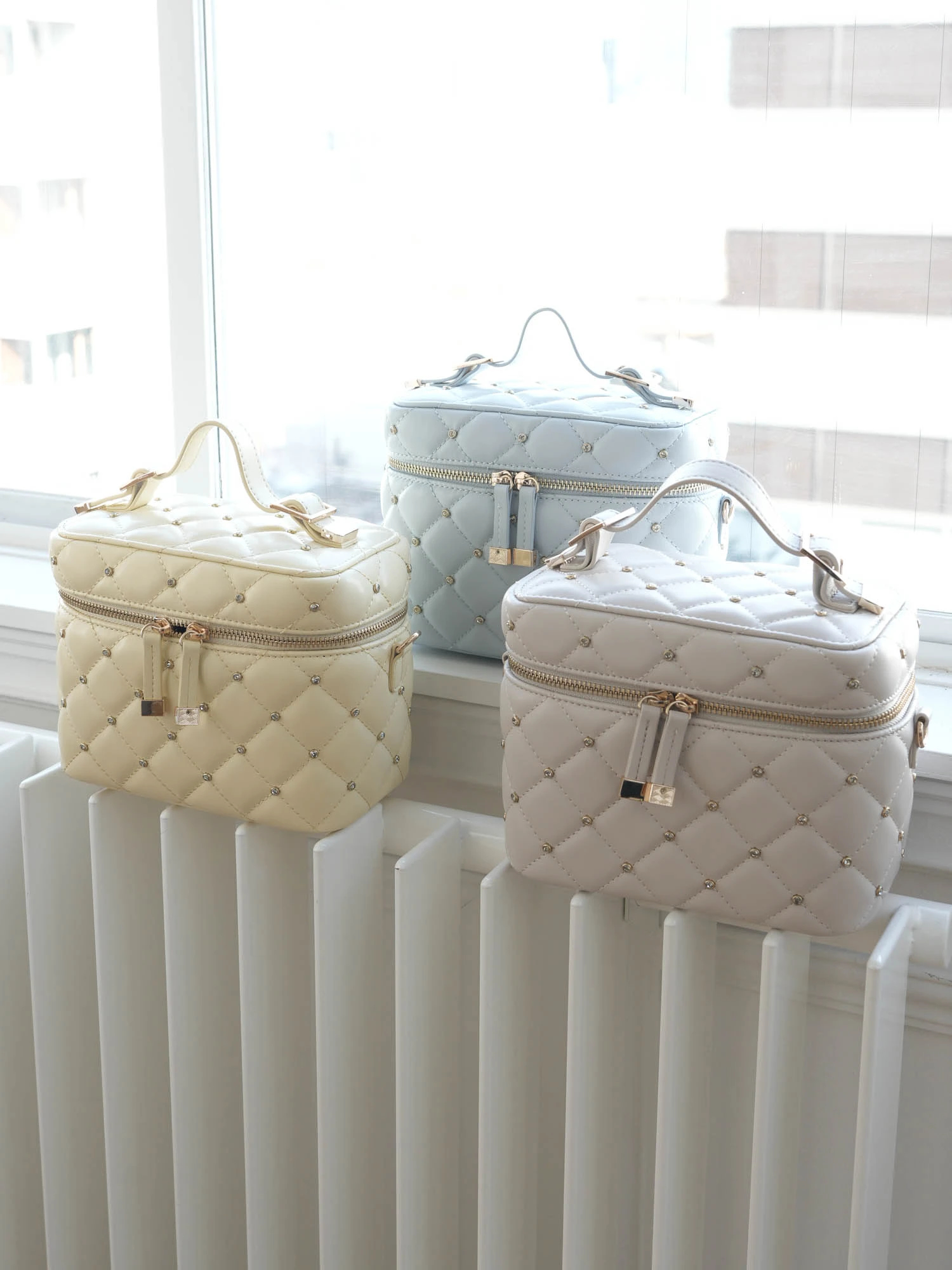 リップ柄メイクバニティ 楽天市場】化粧ポーチ 大容量 スタンダード・バニティ ポーティ