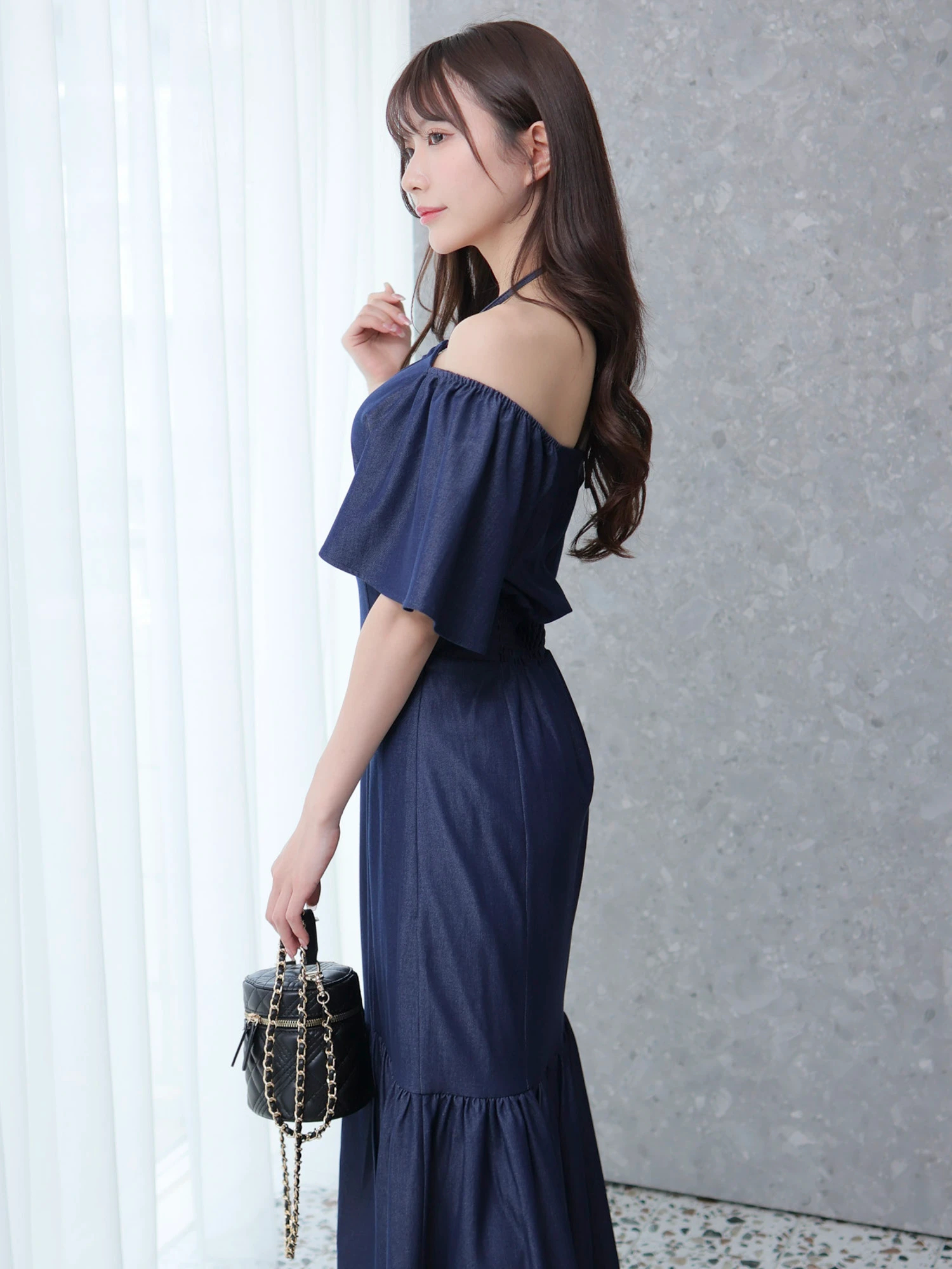 LIP SERVICE（リップサービス）｜ Vカットホルターギャザーマーメイド