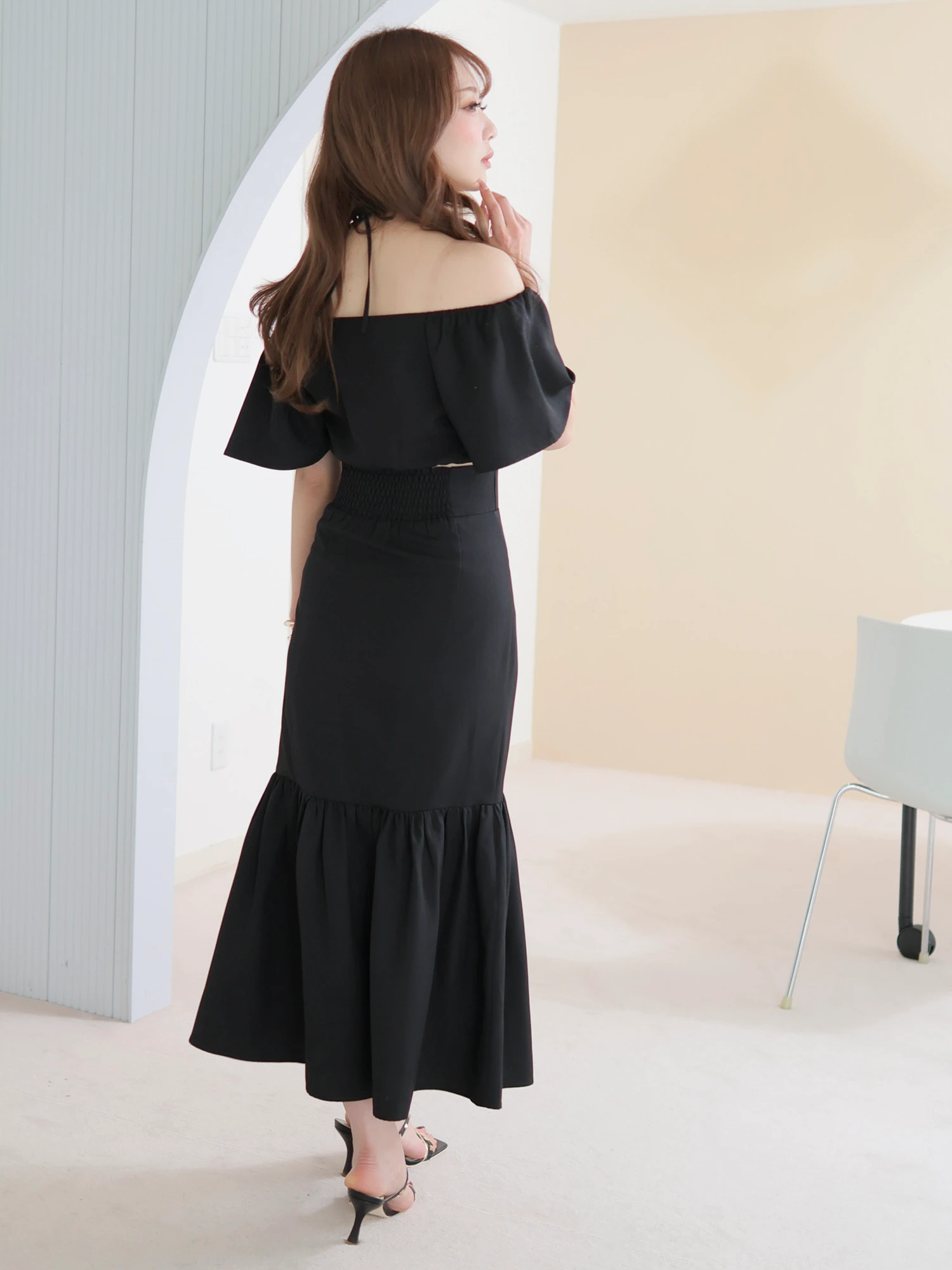 LIP SERVICE（リップサービス）｜ Vカットホルターギャザーマーメイド