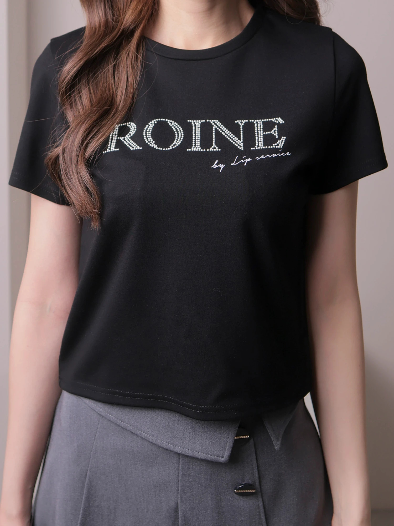 LIP SERVICE（リップサービス）｜ ROINEスタッズTシャツ