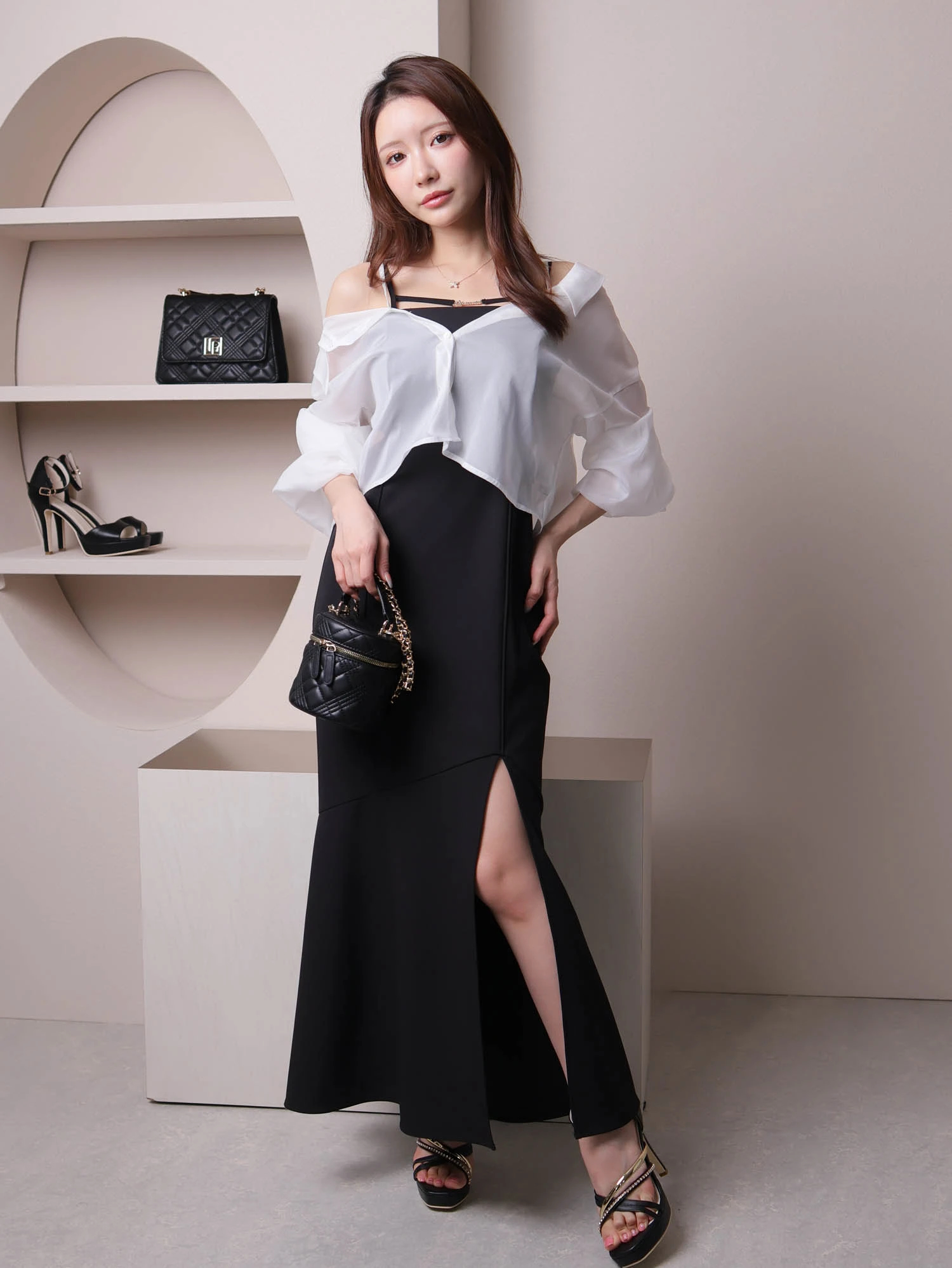 限定値下げ　新品未使用　roughlow エアリーフリンジシアートップス roughlow airy fringe sheer tops フリンジトップス - メルカリ