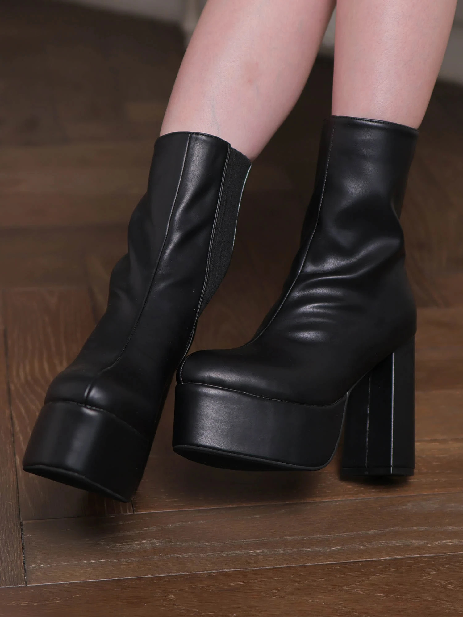 LIP SERVICE（リップサービス）｜ インナーリブボリュームショート