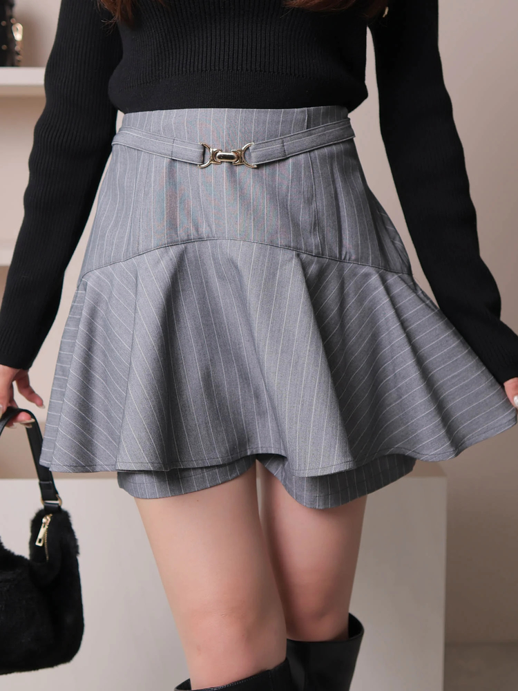 LIP SERVICE(リップサービス) |ポイントベルトペプラムショートパンツ