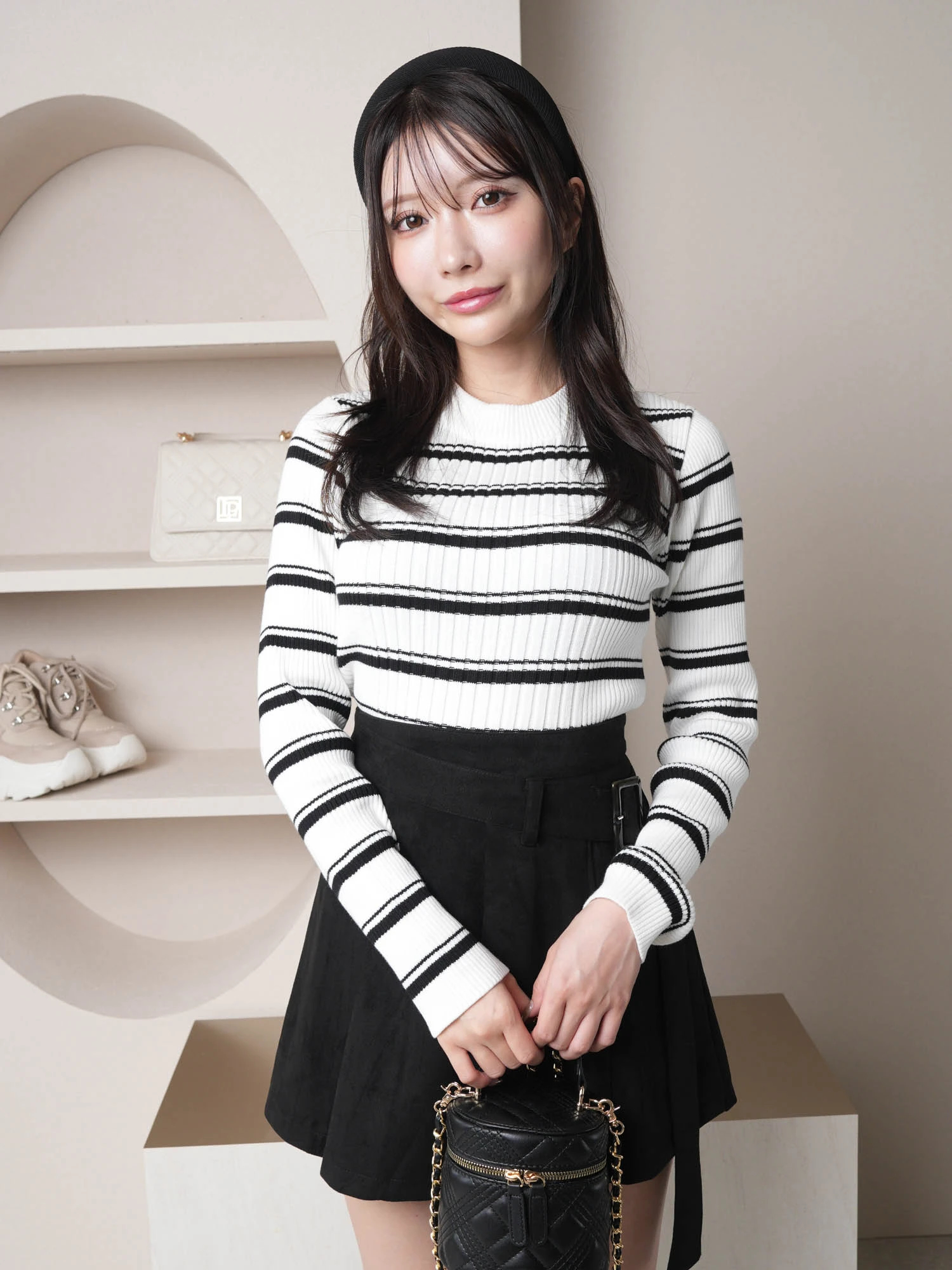 LIP SERVICE（リップサービス）｜ ロゴポイントモックネックリブニット