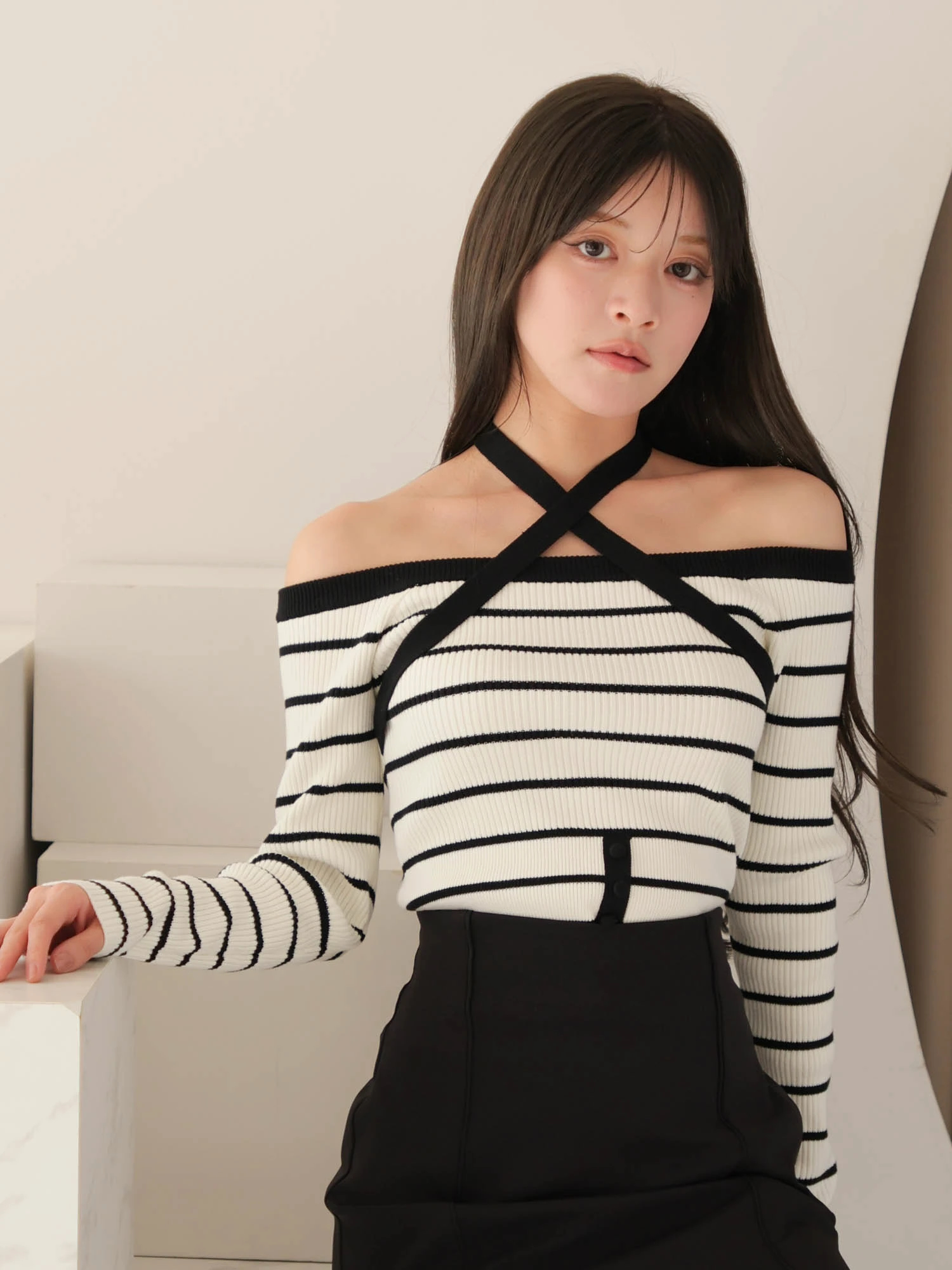 LIP SERVICE（リップサービス）｜ オフショルホルターニット アイテム