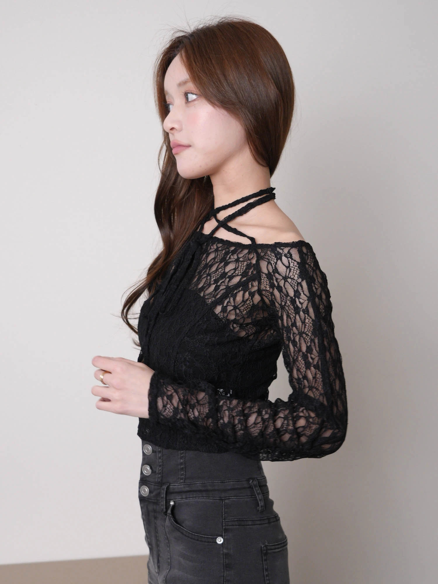 LIP SERVICE（リップサービス）｜ ベアセットストラップオフショル