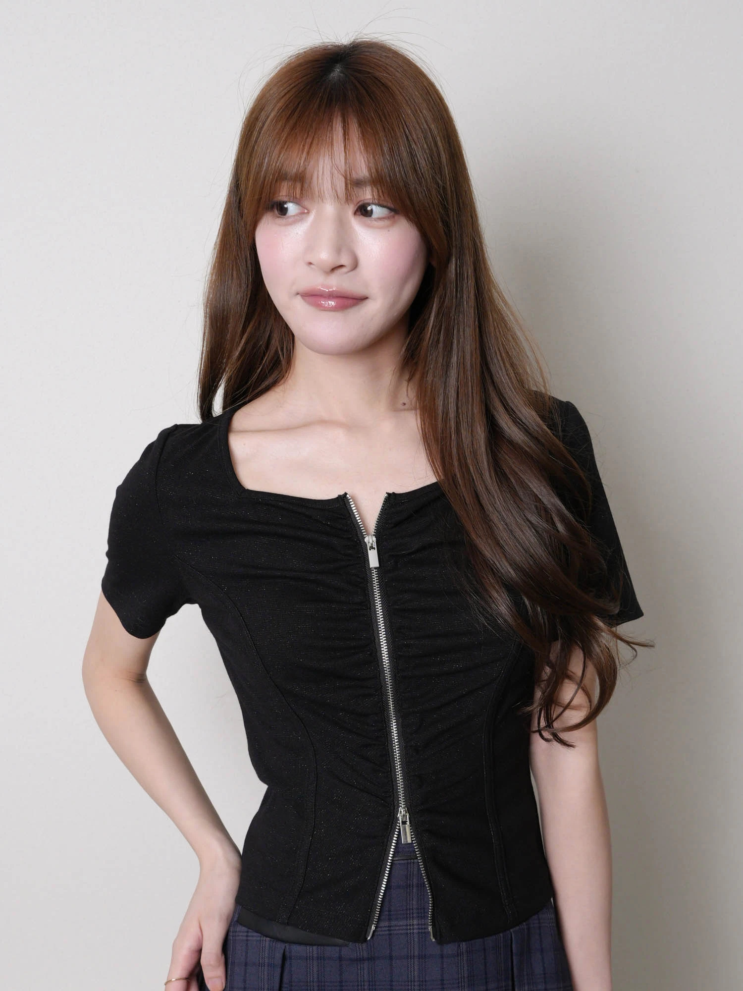 LIP SERVICE（リップサービス）｜ ZIPギャザーカットトップス アイテム