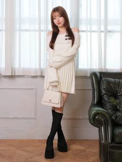 LIP SERVICE(リップサービス) |フェザーオフショルプリーツニットワンピース