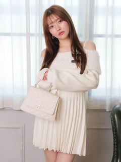 LIP SERVICE(リップサービス) |フェザーオフショルプリーツニットワンピース