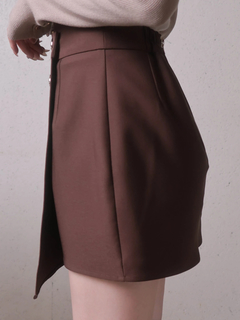 LIP SERVICE(リップサービス) |アシメボタンラップショートパンツ