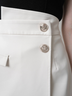 LIP SERVICE(リップサービス) |アシメボタンラップショートパンツ