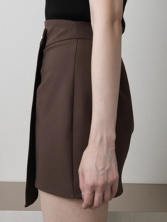 LIP SERVICE(リップサービス) |アシメボタンラップショートパンツ