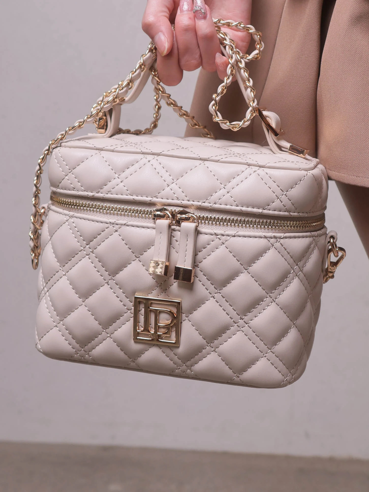 LIP SERVICE(リップサービス) |LPプレートキルティングバニティバッグ