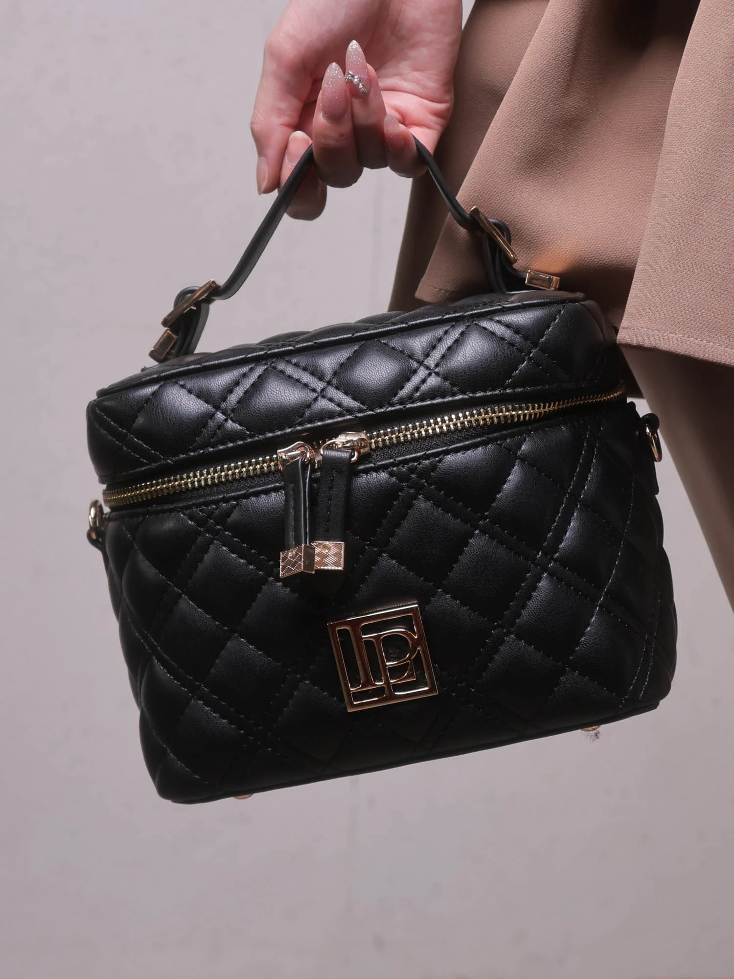 LiSA RiP SERViCE リップ サービス ボディバッグ　新品未開封 LiSA RiP SERViCE リップ サービス ボディバッグ 新品未開封 LiSA RiP