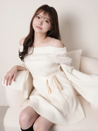 LIP SERVICE デコルテオープンフレアニットワンピース LIP SERVICE（リップサービス）｜ デコルテオープンフレアニット