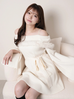 LIP SERVICE(リップサービス) |ジュエルチェーンファーオフショルニットワンピース