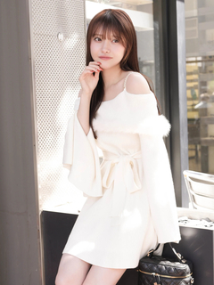 LIP SERVICE(リップサービス) |ジュエルチェーンファーオフショルニットワンピース