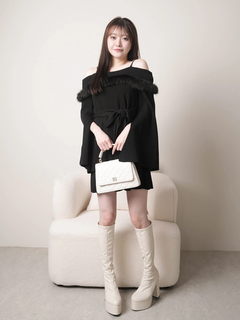 LIP SERVICE(リップサービス) |ジュエルチェーンファーオフショルニットワンピース