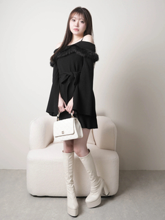 LIP SERVICE(リップサービス) |ジュエルチェーンファーオフショルニットワンピース