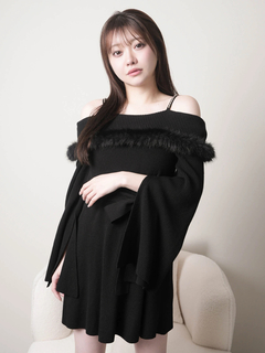 LIP SERVICE(リップサービス) |ジュエルチェーンファーオフショルニットワンピース