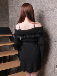 LIP SERVICE(リップサービス) |ジュエルチェーンファーオフショルニットワンピース