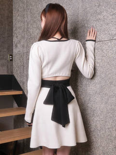 LIP SERVICE(リップサービス) |バックリボンバイカラーフレアワンピース