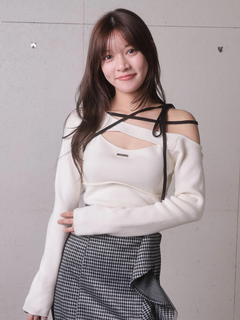 LIP SERVICE(リップサービス) |アシメオフショルストラップニット