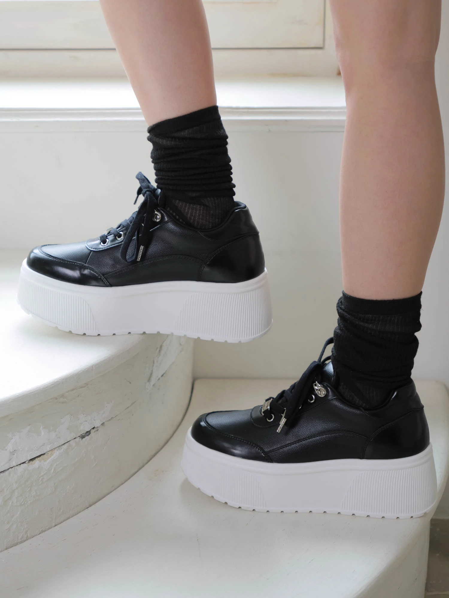 LIP SERVICE（リップサービス）｜ プラットフォームスニーカー