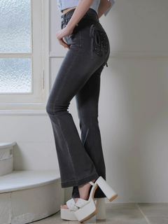 LIP SERVICE(リップサービス) |キルティングポケットフレアデニムパンツ