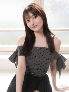 LIP SERVICE(リップサービス) |サイドリボンオフショルトップス