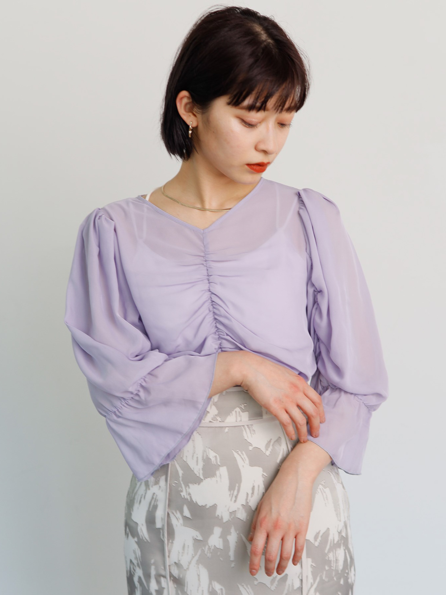 LADYMADE（レディメイド）｜ フレアカフスシアーギャザリングブラウス 