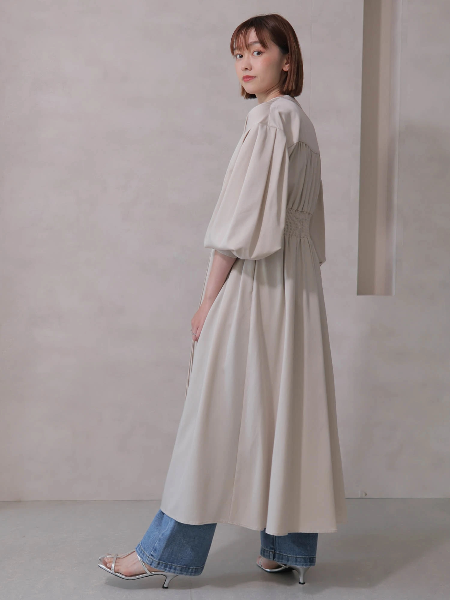 LADYMADE(レディメイド)| ボリュームスリーブウエストタックシャツ LADYMADE(レディメイド)| ボリュームスリーブウエストタックシャツ
