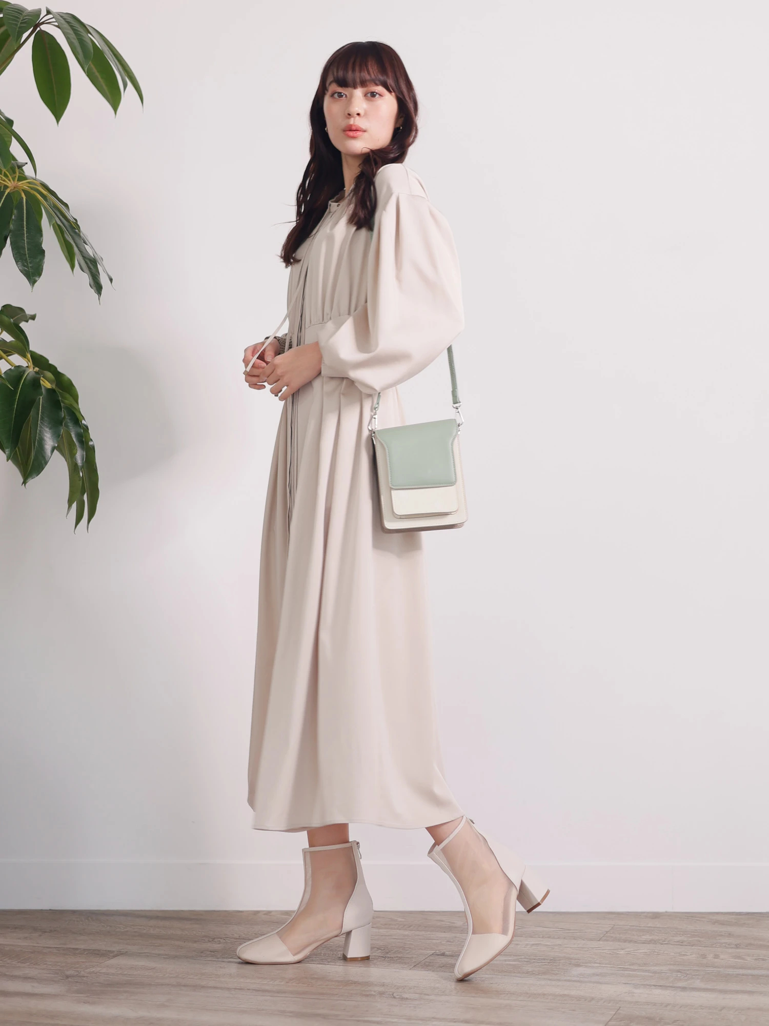 LADYMADE（レディメイド）｜ ボリュームスリーブウエストタックシャツ
