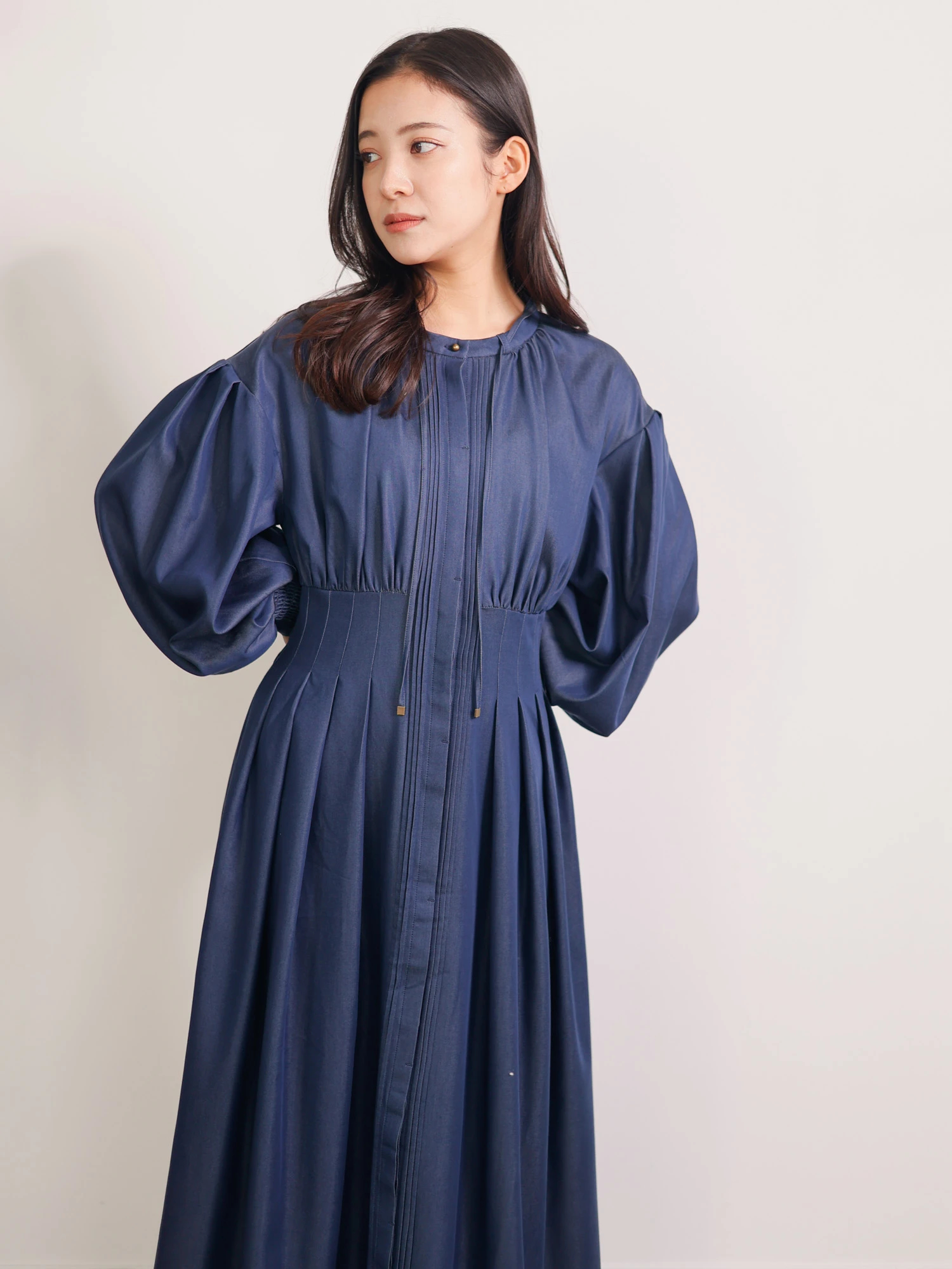 LADYMADE（レディメイド）｜ ボリュームスリーブウエストタックシャツ