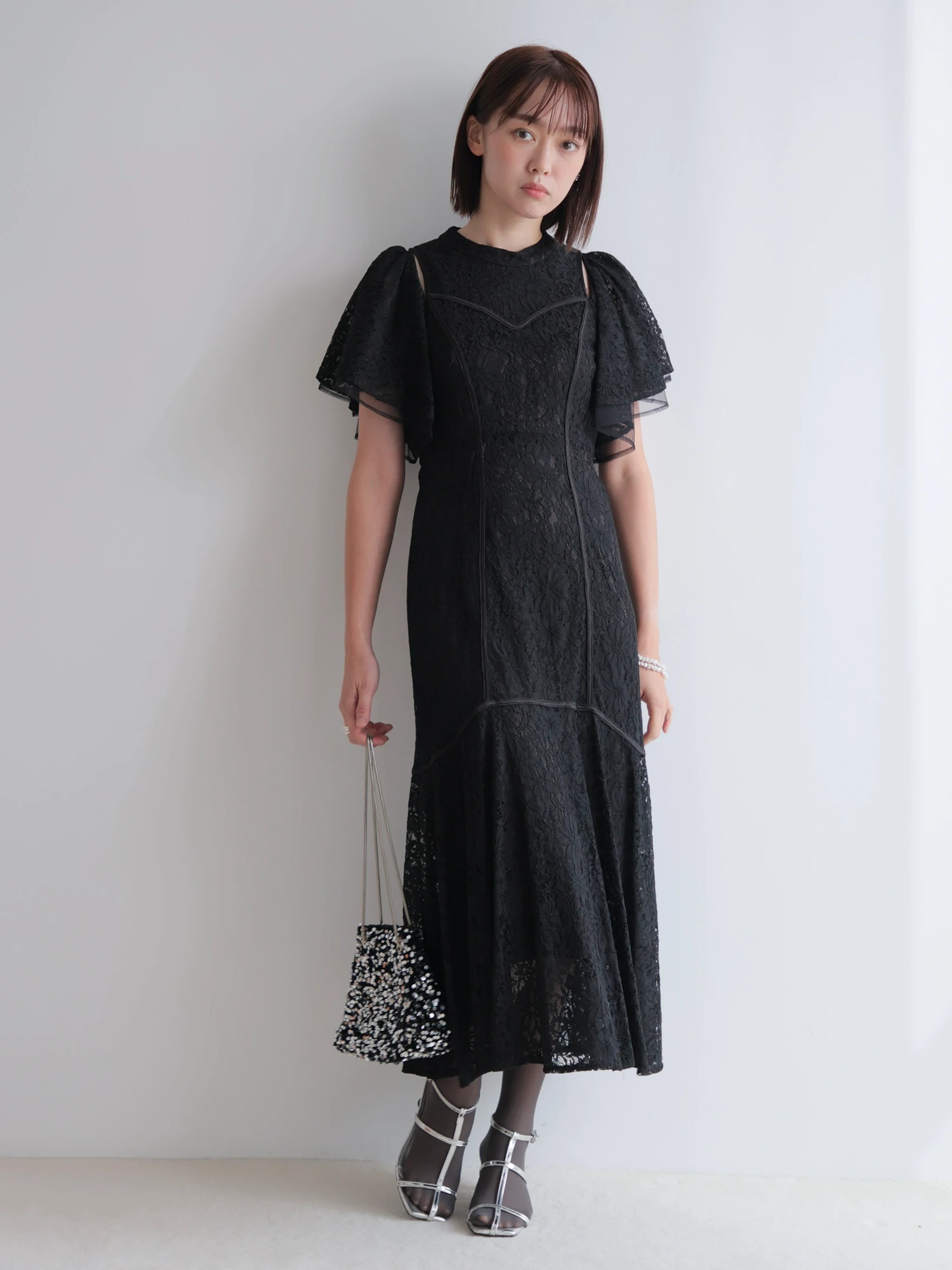 LADYMADE（レディメイド）｜ 2WAYショルダーパイピングレースドレス