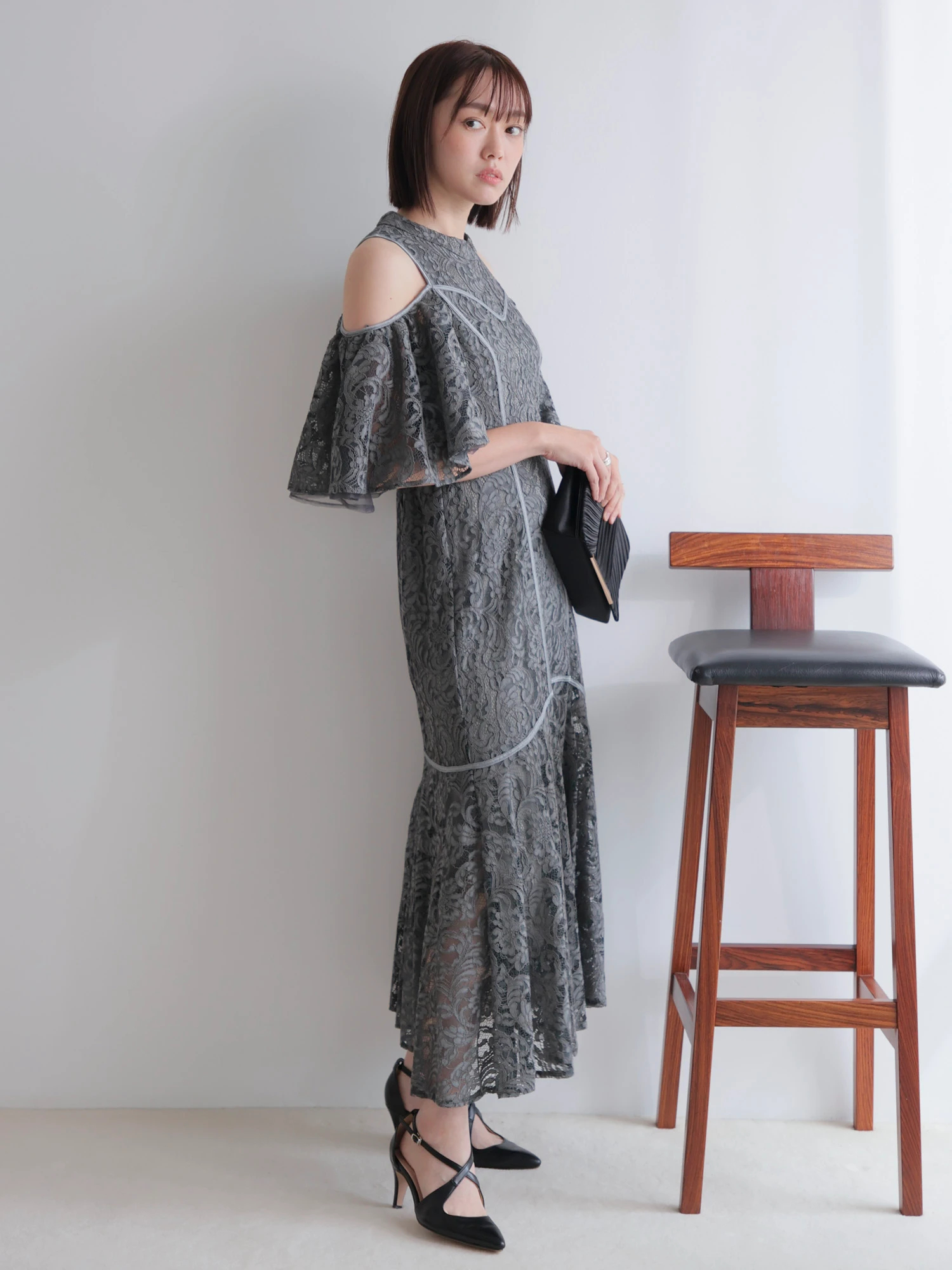 LADYMADE（レディメイド）｜ 2WAYショルダーパイピングレースドレス