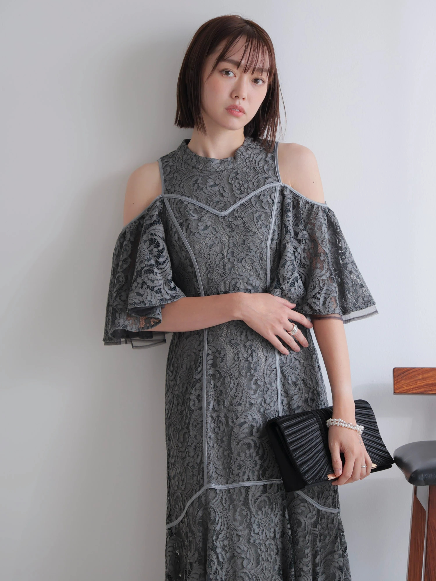 LADYMADE（レディメイド）｜ 2WAYショルダーパイピングレースドレス