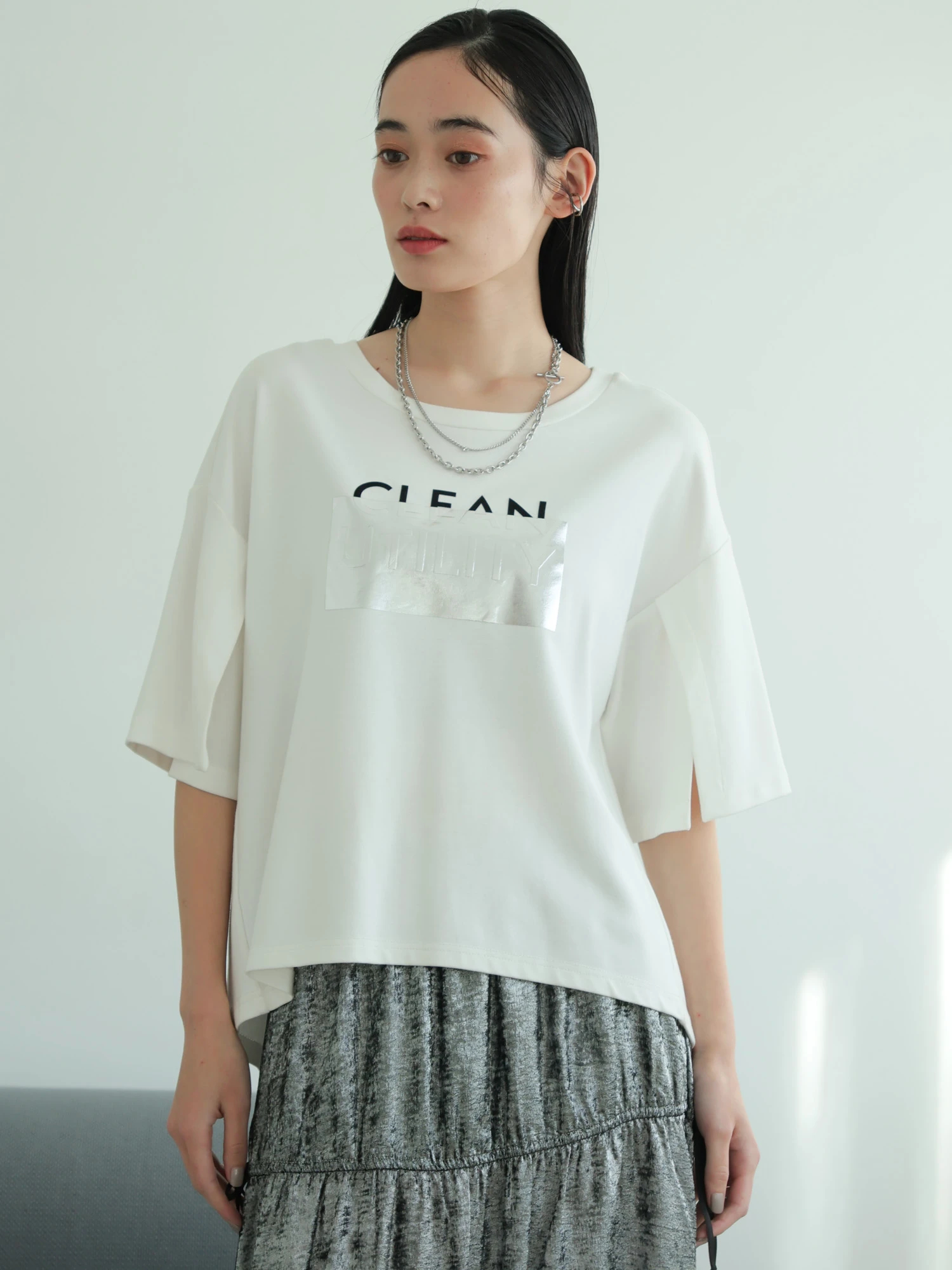 【上品大人エレガント】HERMES プリントTシャツ 春空によく似合う「エルメス」のノースリーブTシャツ【板谷由夏