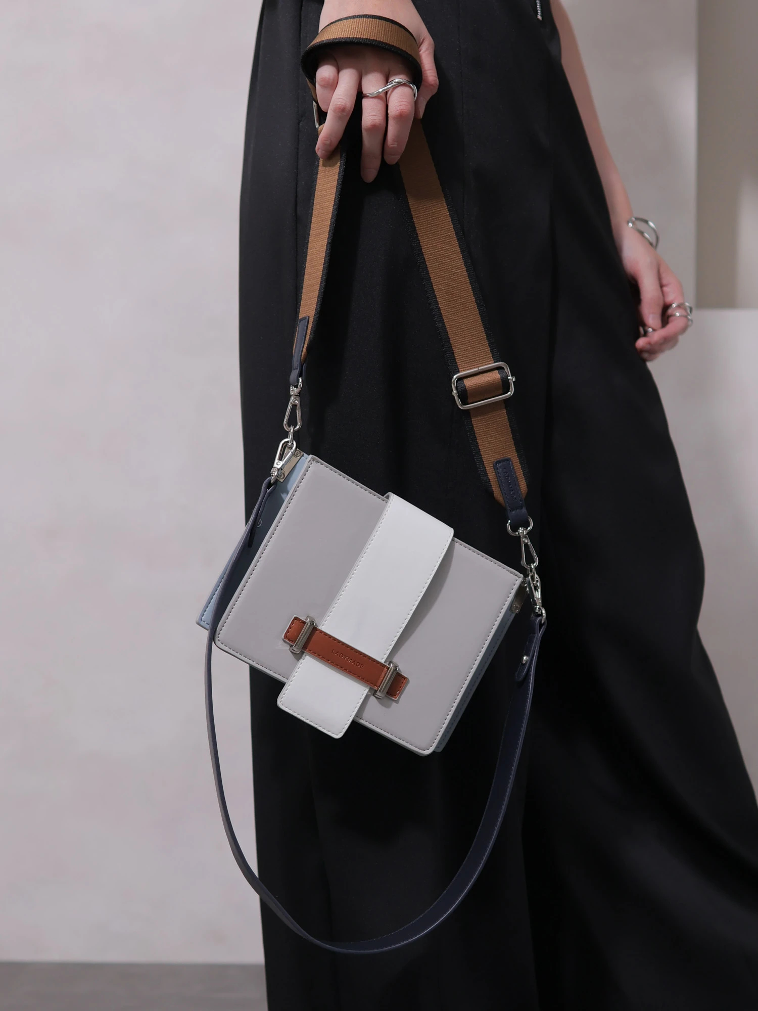 LADYMADE(レディメイド)| 2WAYベルトスクエアショルダー LADYMADE(レディメイド)| 2WAYベルトスクエアショルダー