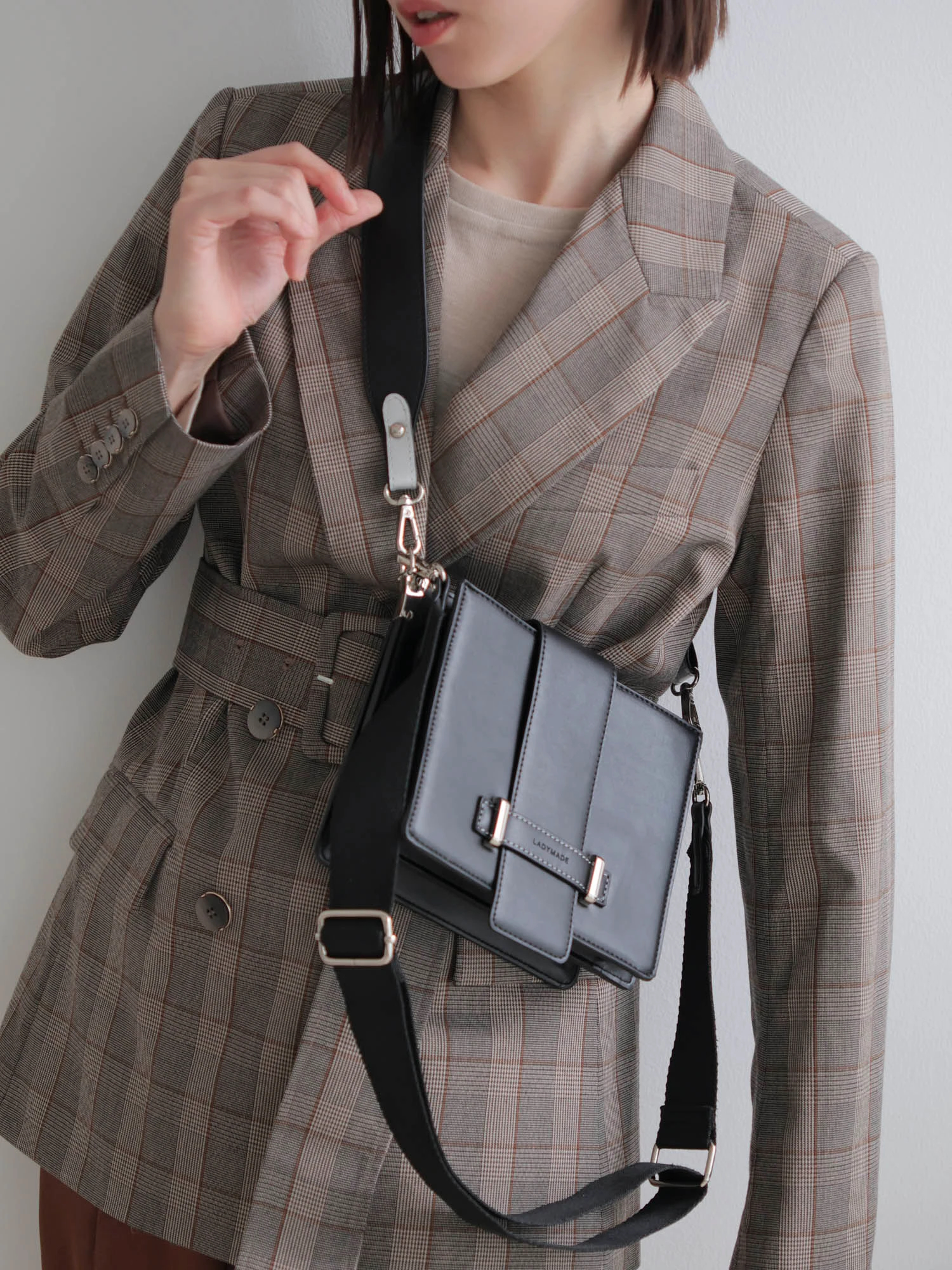 LADYMADE（レディメイド）｜ 2WAYベルトスクエアショルダーバッグ