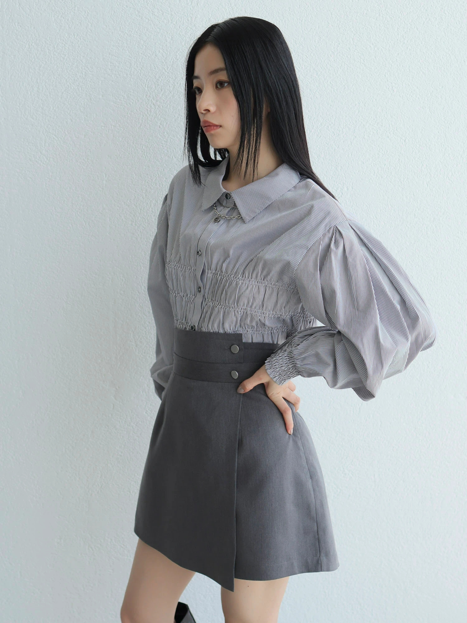 シャーリングシャツ×ニットビスチェセット LADYMADE（レディメイド）｜ シャーリングシャツ×ニットビスチェ