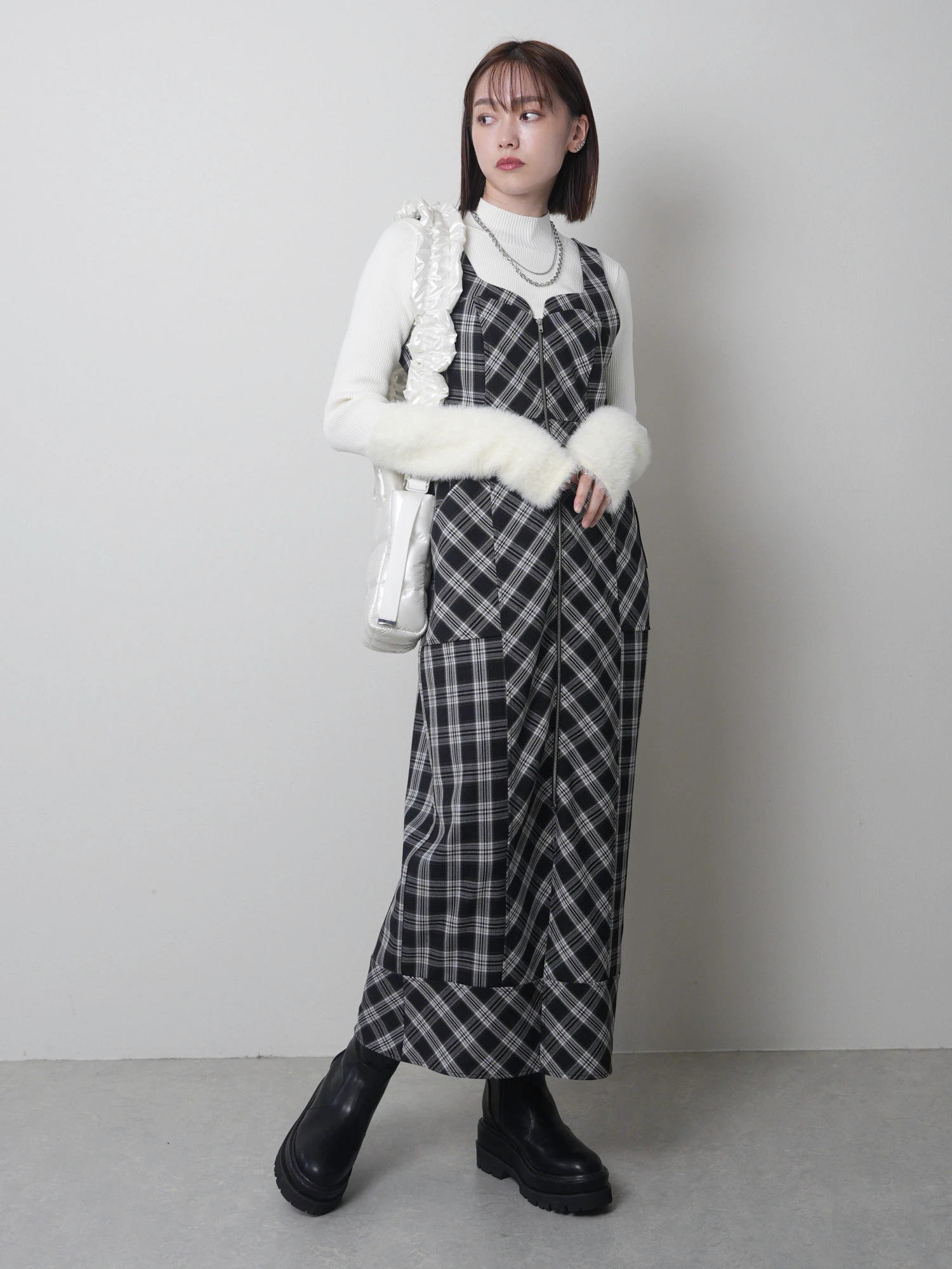 LADYMADE（レディメイド）｜ フロントジップサイドリボンジャンスカ